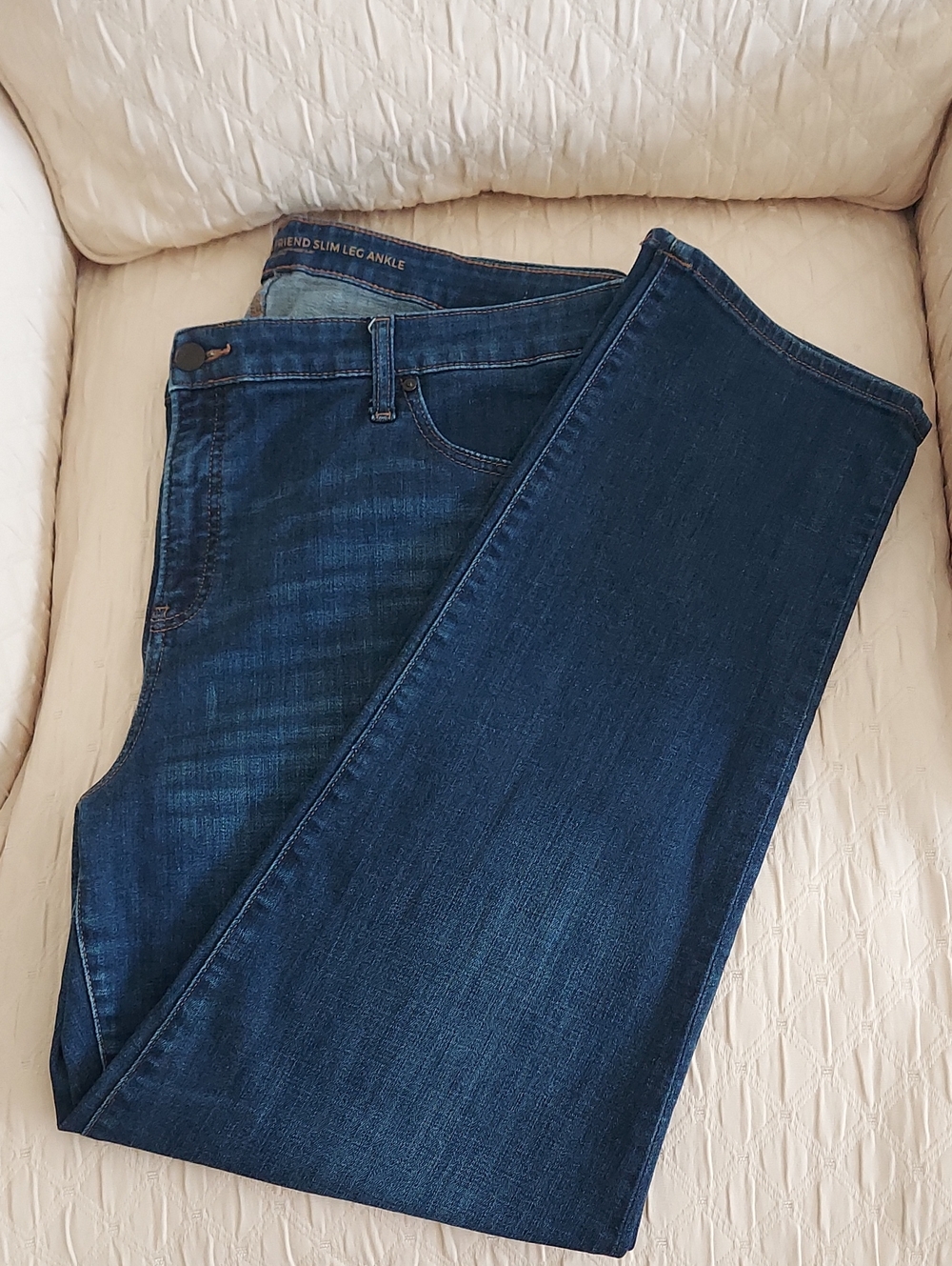 CHICO'S So Slimming Girlfriend Slim Leg Ankle Jeans